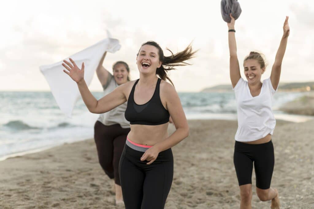 Sport am Strand-aktiv-bleiben-trotz-Hitze