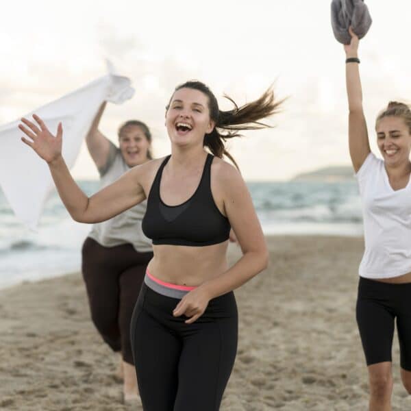 Sport am Strand-aktiv-bleiben-trotz-Hitze